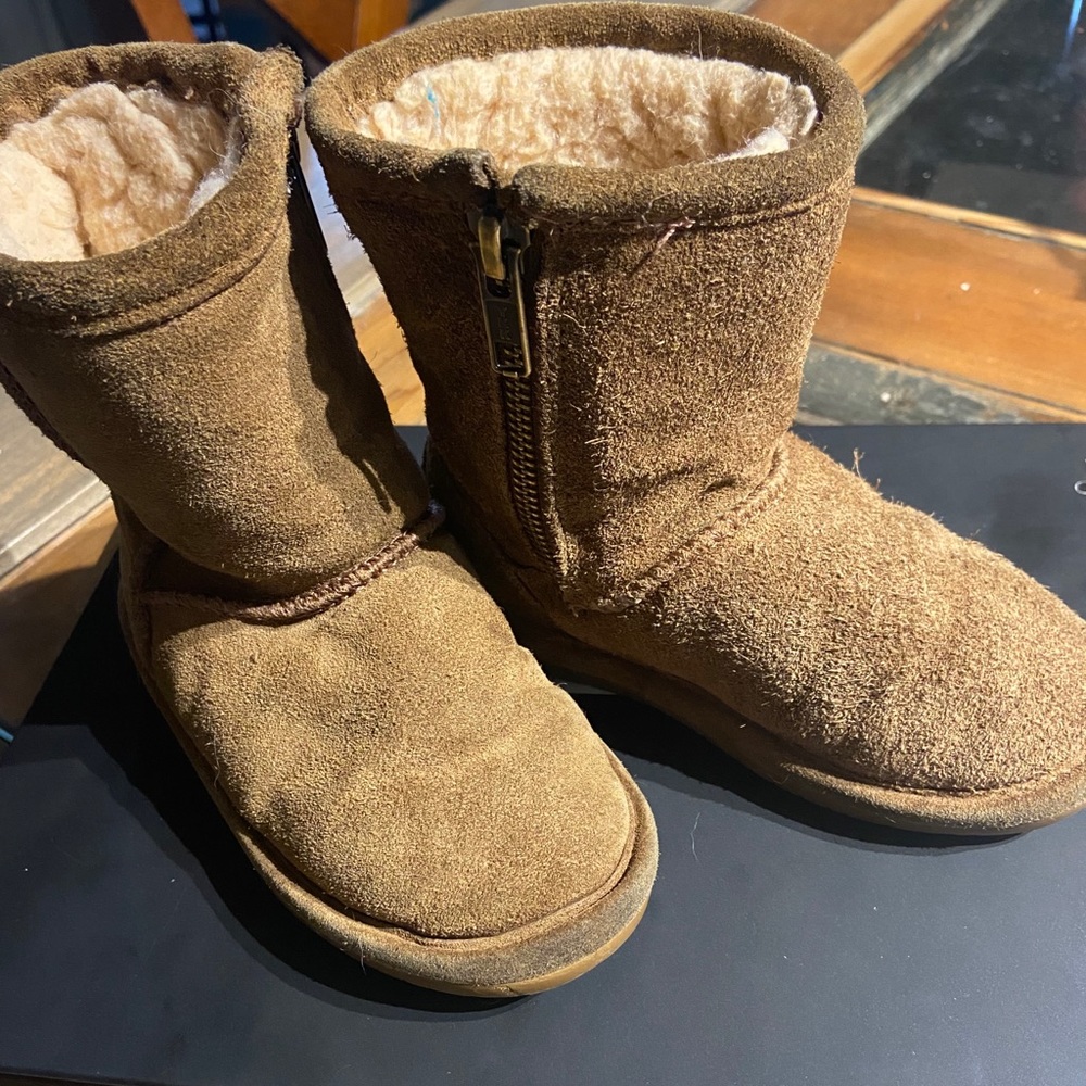 Toddler size 6 bearpaws